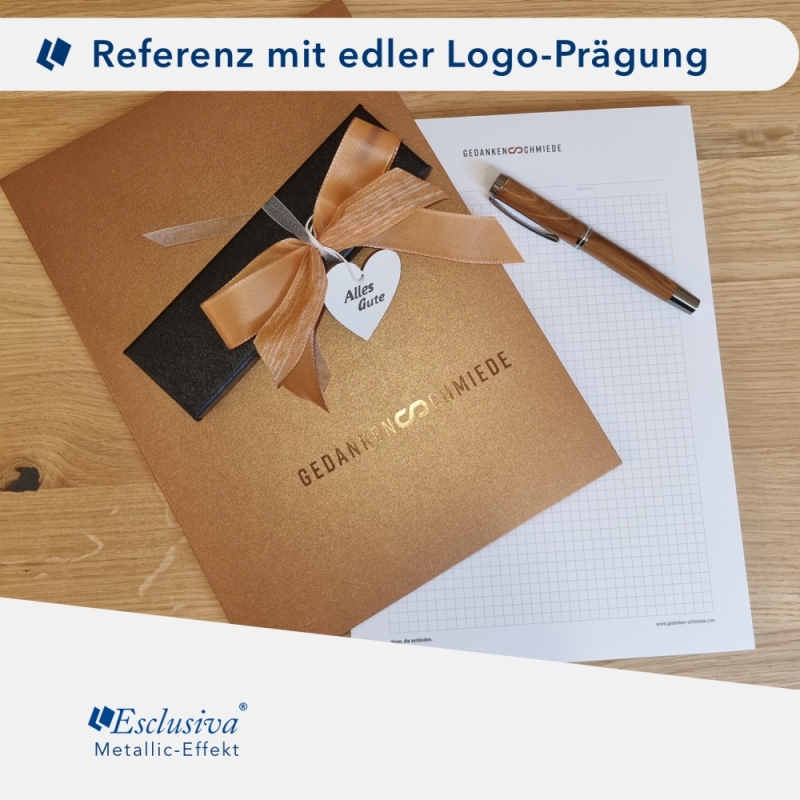 Karton-Mappe mit Metallic-Effekt 3-teilig in Kupfer mit 2 Seiten Dreiecktaschen und 1 Klemmschiene