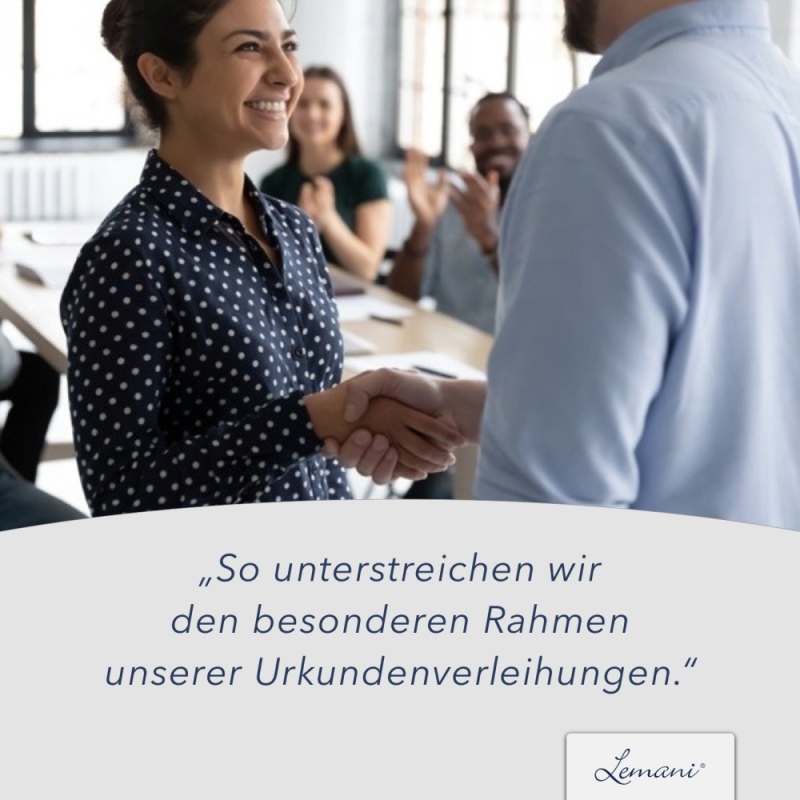 Karton-Mappe mit Nadelstreifen-Design 2-teilig in navy blue mit 2 Seiten Dreiecktaschen