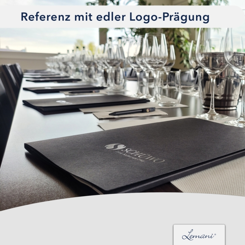 Premium Karton-Mappe mit Nadelstreifen-Design 3-teilig in navy blue mit runder Metallklammer (re.) und 2 Heftstreifen